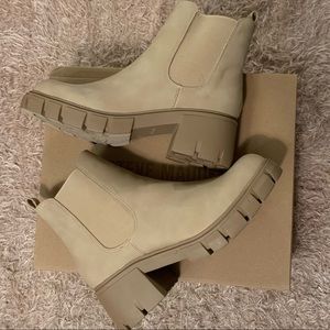 Brand new Steve Madden boots